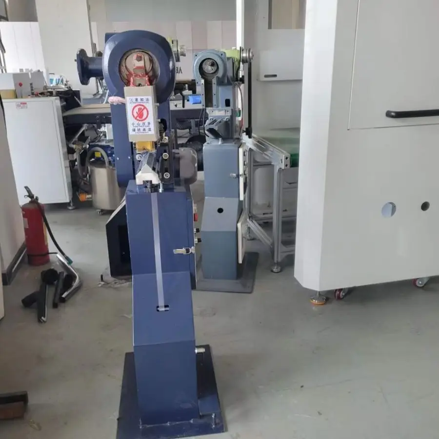 KET Hot Selling 2025 New Manual Rigid Paper Box Corner Pasting Machine Box Forming for Cardboard — image 4