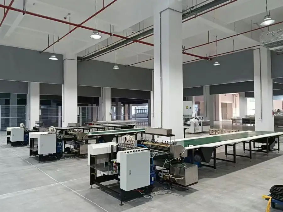 KET Fully Automatic Paper Sheet Feeding and Gluing Machine Rigid Box Forming Machine with Hot Melt Glue Pasting — image 6