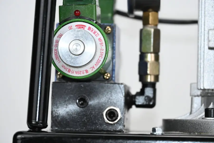 ZHH700B Ultra-high Pressure Solenoid Valve Control Two-way 220-380V Double Acting Hydraulic Oil Pump — image 7