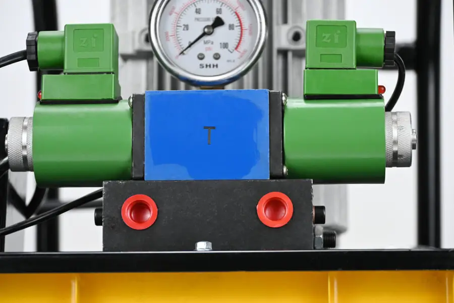 Zhh700b-10b-ll -large Tonnage Solenoid Valve Control Two-way Double Acting Electric Pump 56kg — image 4