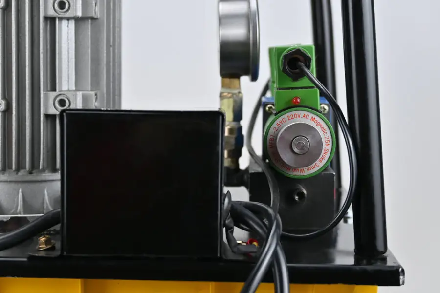 Zhh700b-10b-ll -large Tonnage Solenoid Valve Control Two-way Double Acting Electric Pump 56kg — image 6