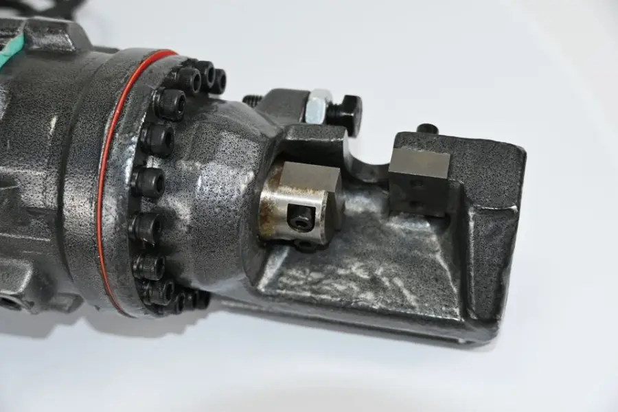 Construction Equipments and Tools Oil Circulating Pump Hydraulic Tools JP-16 Hydraulic Metal Cutter — image 4