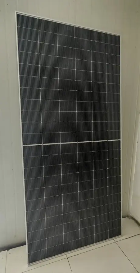 Hot Sale Promotion Price a Grade High Efficiency 700W PERC Solar Panel Batteries Wholesale Suppliers for Flat Roof Mounting — image 4