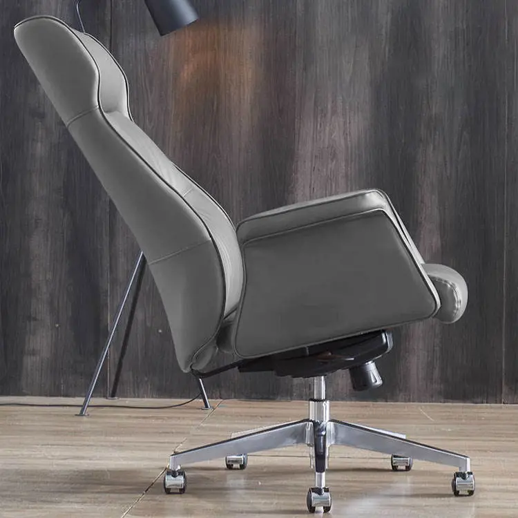 Liyu Furniture Italian Style Design High Back Boss Swivel Revolving CEO Leather Chair Ergonomic Office Chair — image 4