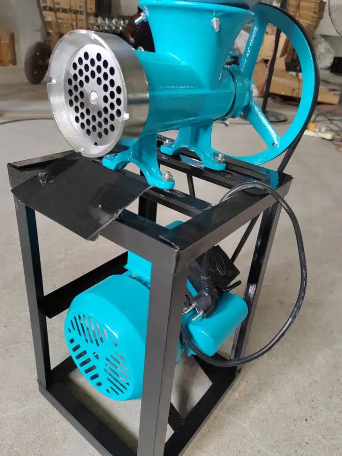 Direct Factory Sale New Split Electric Meat Grinder with Spray Plastic Motor & Rack — view 1