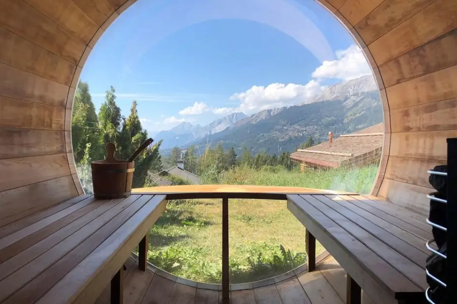 Red Cedar Barrel Sauna With Panoramic View Window — image 4