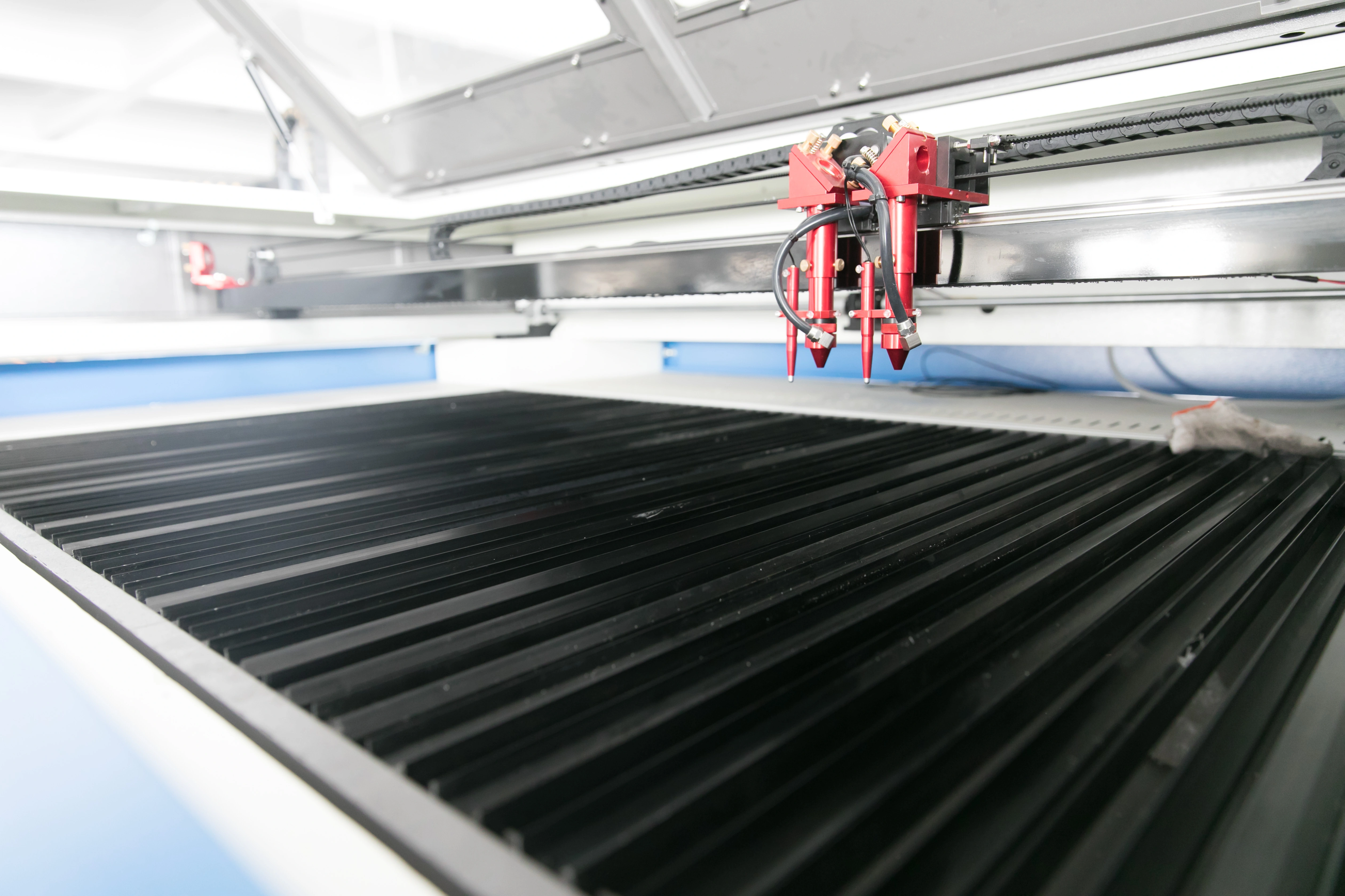 Gweike CO2 Laser LC1610N 1600x1000mm Four-Sides Feeding 130W Non-Metal Cutting and Engraving Machine