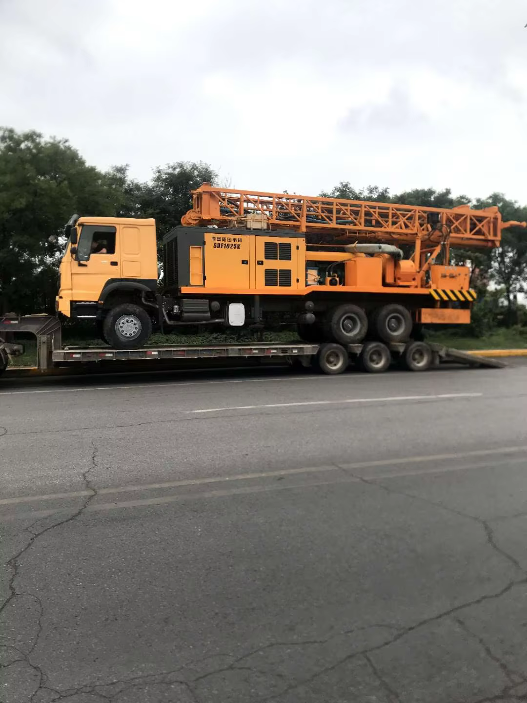 Hydraulic Crawler Core Drilling Rig