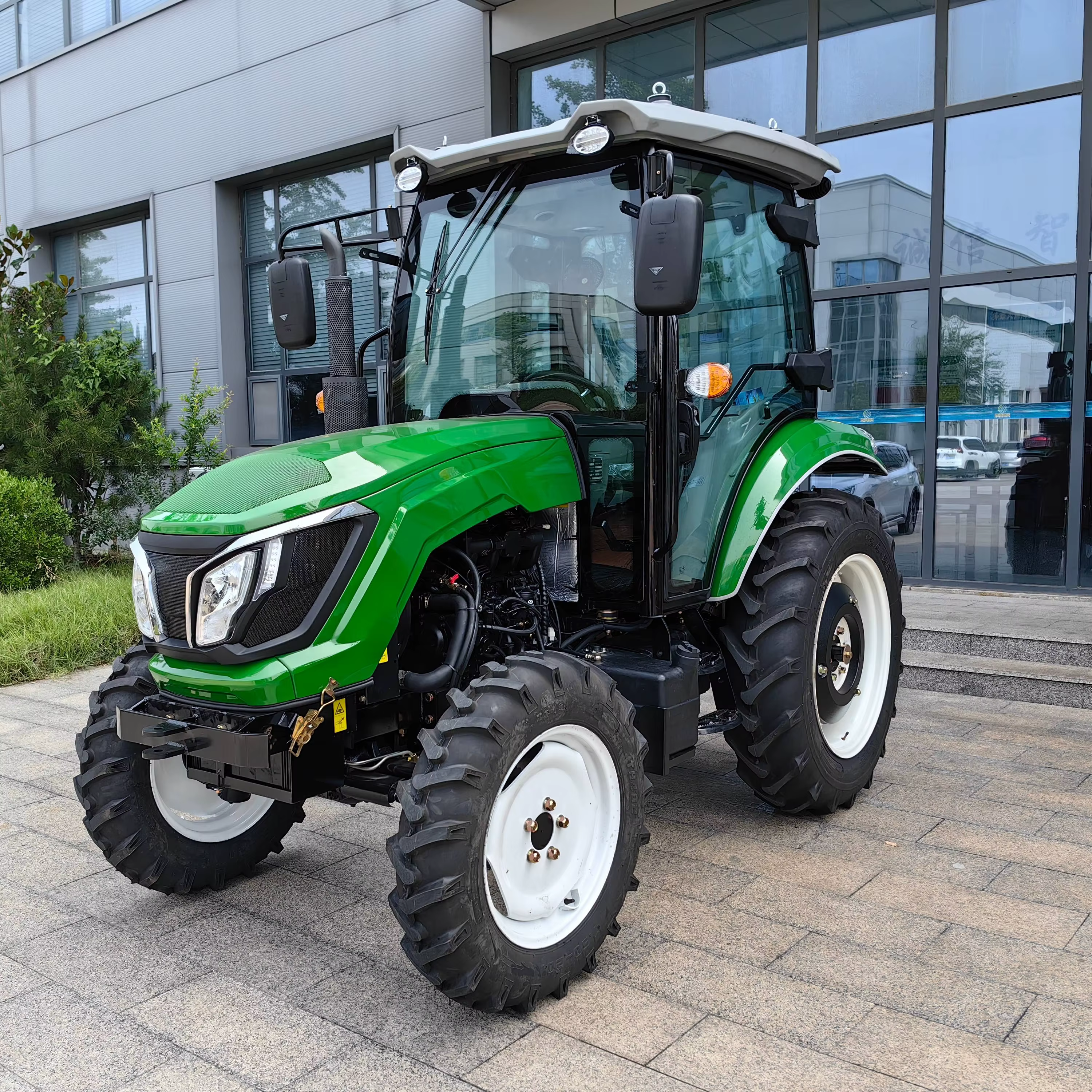 Four Wheel Drive New Farm Tractor