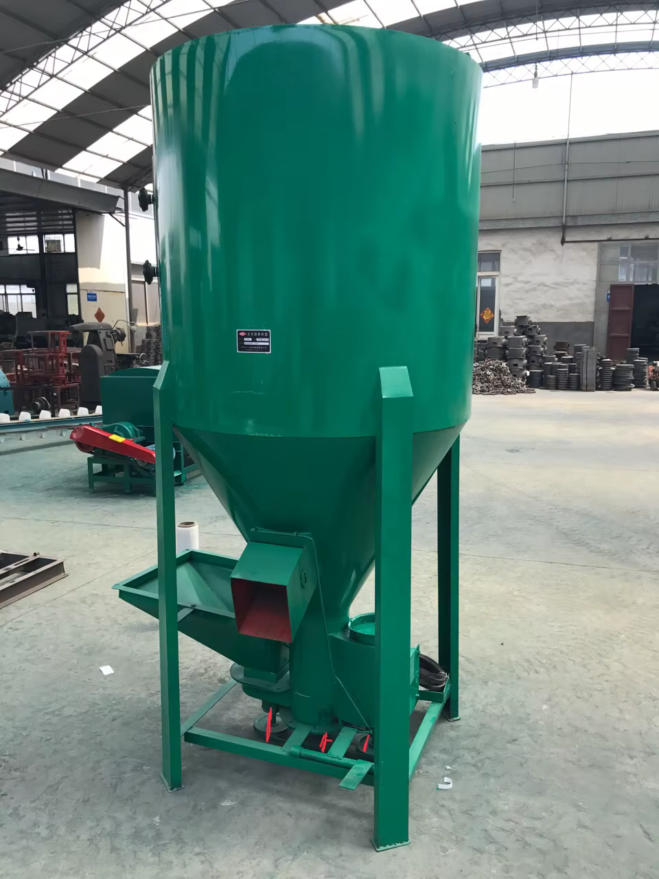 Industrial Vertical Chicken Feed Grinder Mixing