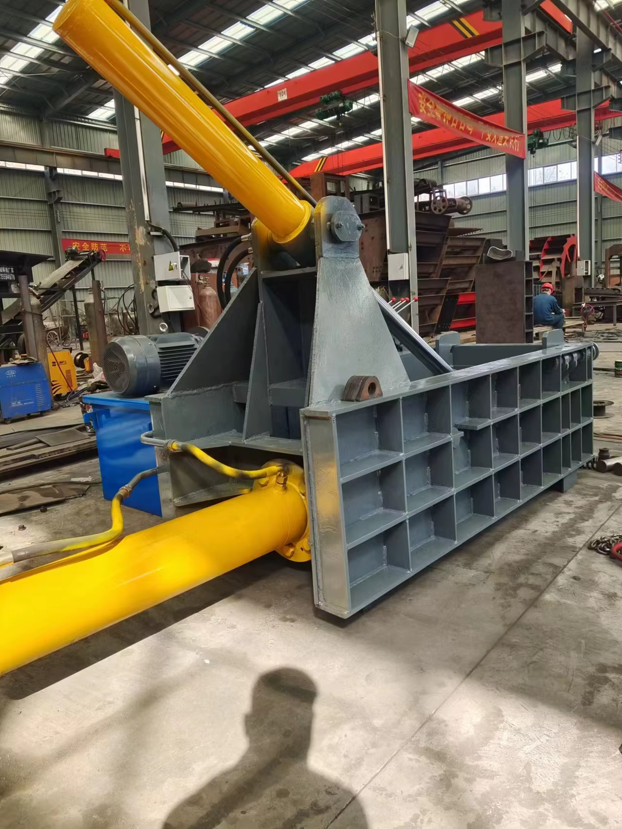 VANER V B1350 Scrap Metal Bailer