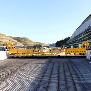 Micro Surfacing Paver Asphalt Pavement Slurry Sprayer Automatic Paver Making Machine